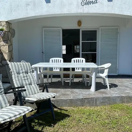 Сasa de vacaciones La Vinya 02 *